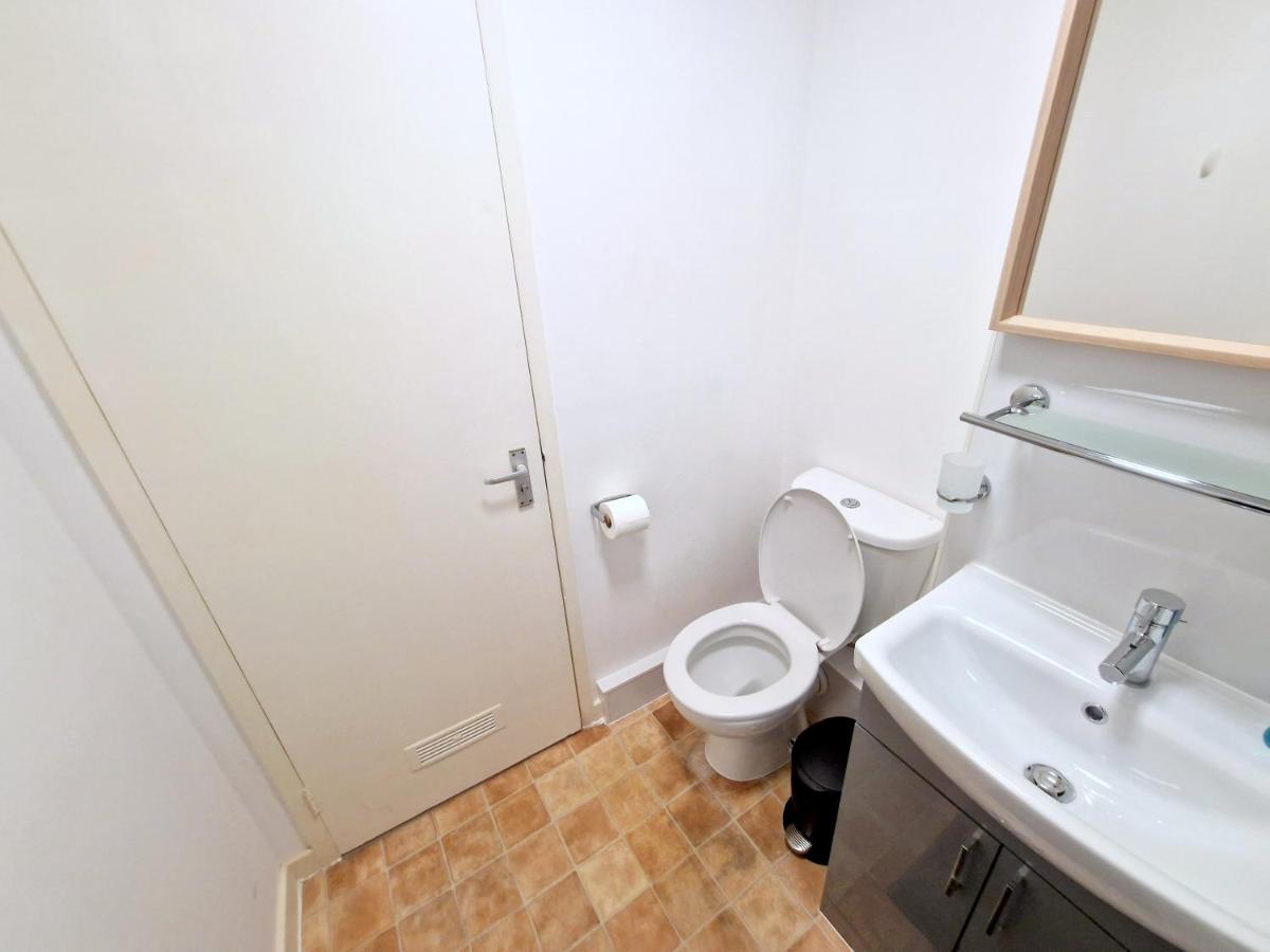 Апартаменты Flat In Battersea, 5 Minutes From Clapham Junction Station Лондон Экстерьер фото