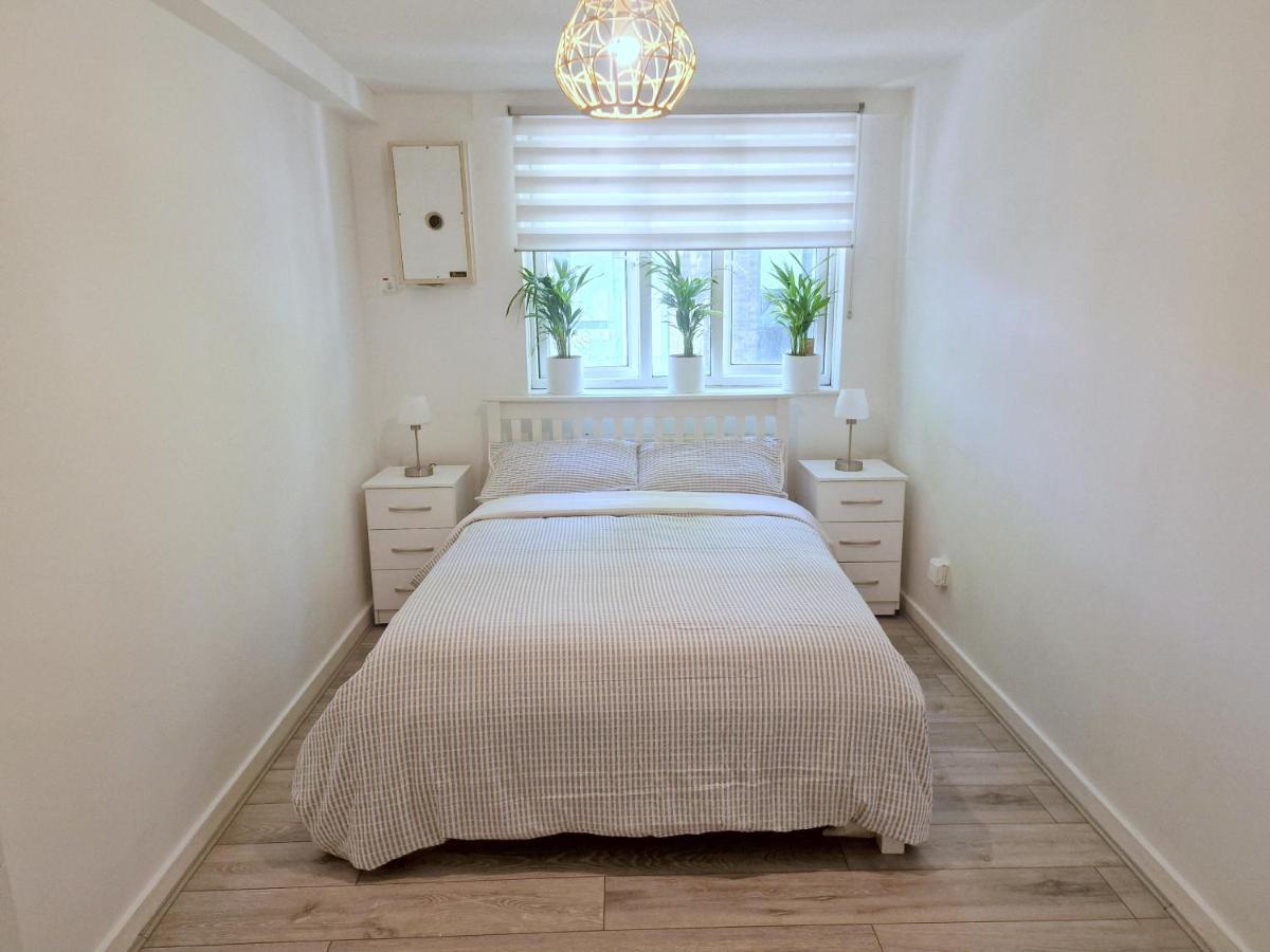 Апартаменты Flat In Battersea, 5 Minutes From Clapham Junction Station Лондон Экстерьер фото