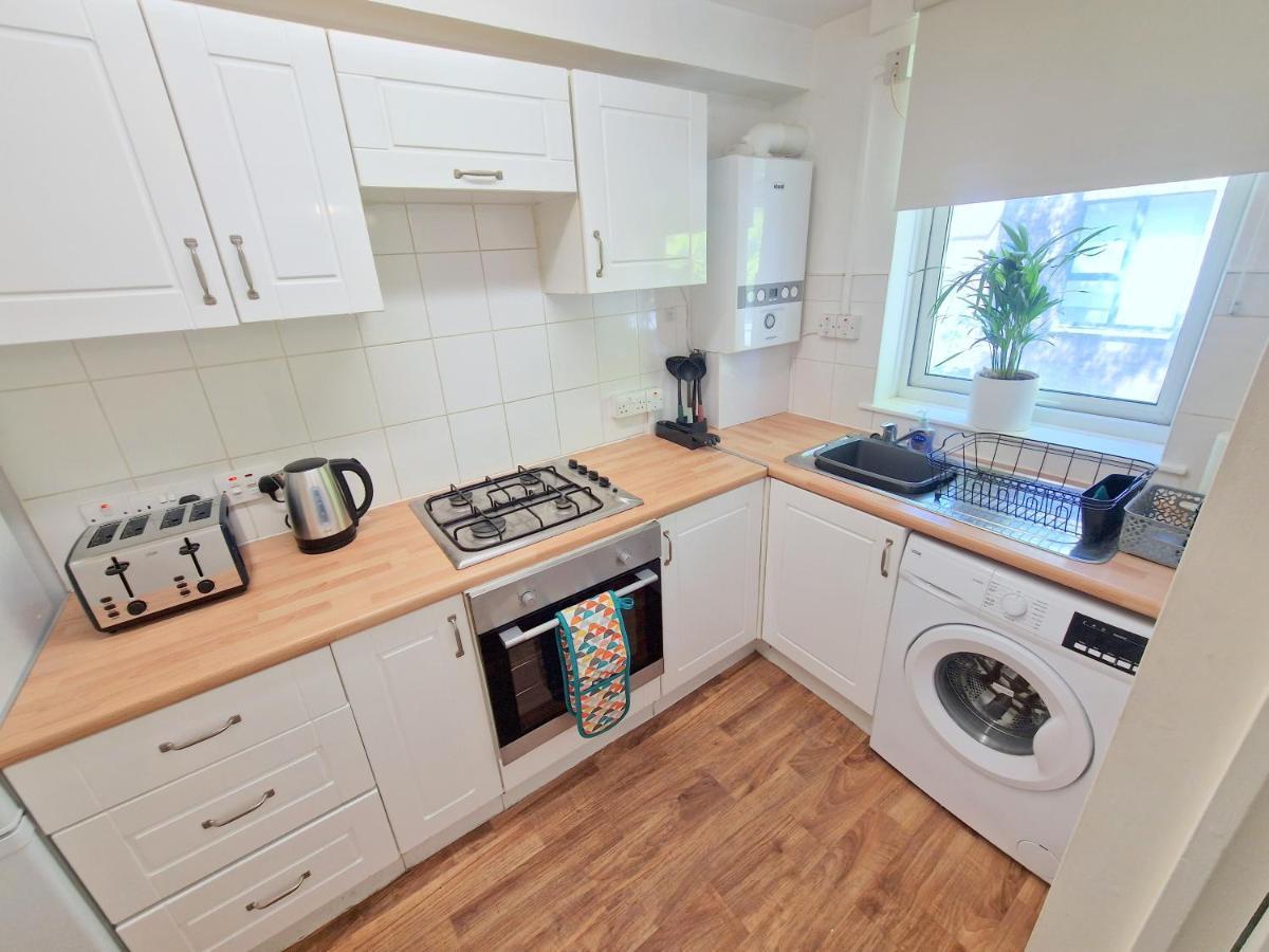 Апартаменты Flat In Battersea, 5 Minutes From Clapham Junction Station Лондон Экстерьер фото