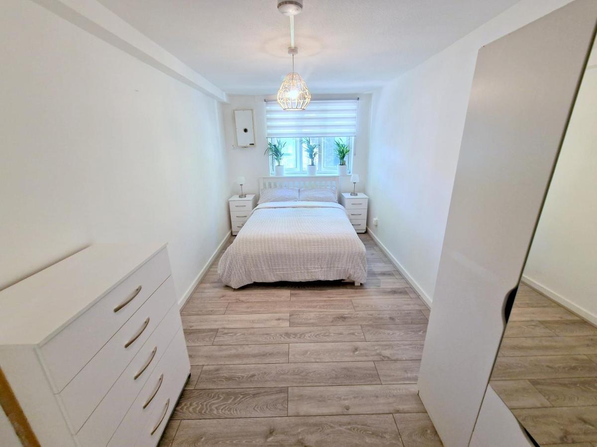 Апартаменты Flat In Battersea, 5 Minutes From Clapham Junction Station Лондон Экстерьер фото